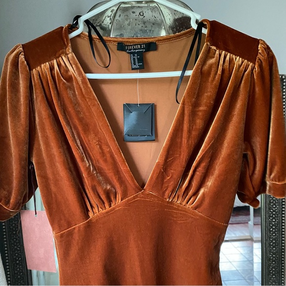 Beautiful forever 21 Contemporary velvet bodysuit - Picture 6 of 9